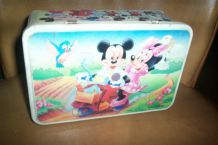 BOITE métal tole ancienne vintage disney 