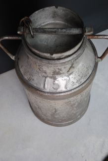 Grand pot a lait ancien