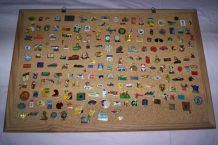 lot de 180 pin's divers de collection