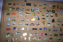 lot de 180 pin's divers de collection