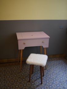 Coiffeuse vintage pieds compas