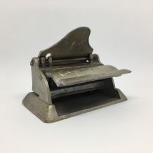 Perforatrice en fonte Cigogne 50s