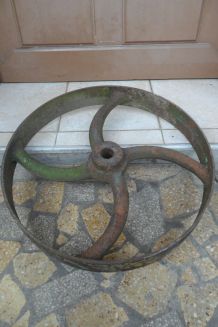 2 roue en fer ancienne