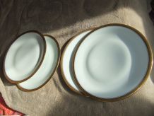 2 Assiettes Porcelaine De Limoges Incrustation Or 