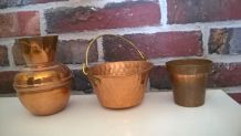 Ensemble petits vases en cuivre