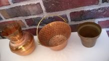Ensemble petits vases en cuivre