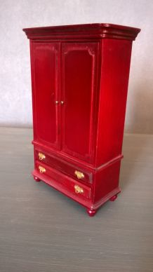 Petite armoire pour vitrine miniature