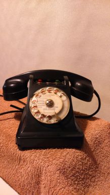 Téléphone ancien 