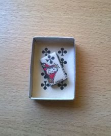 Carnet/livre miniature dans sa boite pour poupée ancienne, thème jeu de cartes