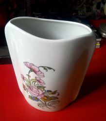 Joli vase en céramique (Peint à la main)