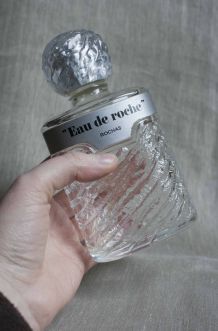 bouteille parfum eau de roche Rochas