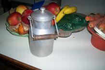 ancien pot a lait  