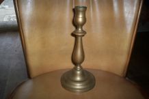 BEAU BOUGEOIR ANCIEN 24,5 CM DE HAUT BRONZE 