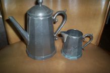  ANCIENNE PETITE CAFETIERE + POT A LAIT ALUMINIUM 
