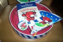 GROSSE BOITE  + LIVRE + 29 RECETTES + MAGNET VACHE QUI RIT 