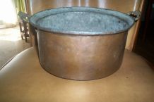 GROS FAITOUT ANCIEN EN CUIVRE SERT DE JARDINIERE FLEURS 