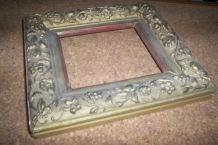 cadre ancien bois et relief 