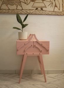 Travailleuse rose tendre