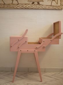 Travailleuse rose tendre