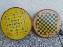 boite en fer ronde ancienne - jeu de  dame +marelle