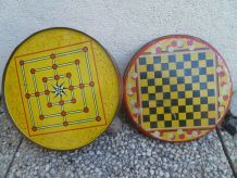 boite en fer ronde ancienne - jeu de  dame +marelle