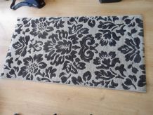 Tapis noir et blanc