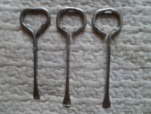 lot 3 anciens decapsuleurs Amarol années  70