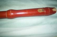 ANCIENNE ET GRANDE FLUTE EN BOIS 