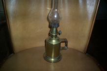 ANCIENNE LAMPE A PETROLE cuivre et verre