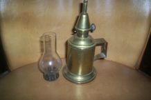 ANCIENNE LAMPE A PETROLE cuivre et verre