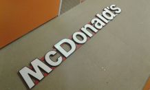 Véritable enseigne McDonald's