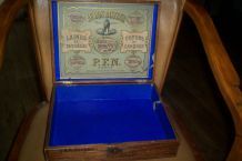 coffret bois sculpté pub magasin AU BON PASTEUR periode 1940 