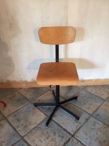 Chaises d'atelier  années 70