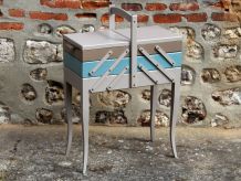 Travailleuse couture, boite à ouvrage