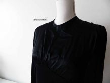 Robe en satin noir empiècement en dentelle vintage 30's