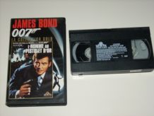LOT 12 cassettes VHS JAMES BOND 007