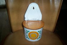 lot 2 pots a sel et sucre mural des années 1950 