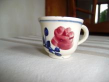 Dinette ancienne - Faïencerie de Creil-Montereau - Petite tasse HBCM décor à la rose