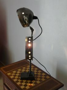 lampe de divers éléments vintage et industriel