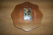 HORLOGE DE MARQUE VEDETTE BOIS ET VERRE 