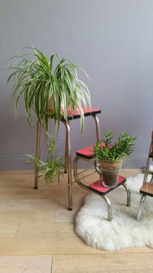 Escabeau formica rouge vintage