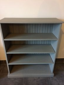 Bibliothèque en bois grise