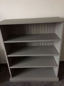 Bibliothèque en bois grise