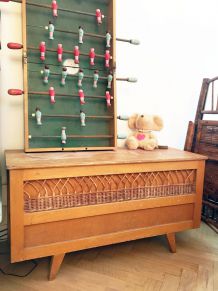 Banc coffre à jouets vintage en bois et rotin 70's