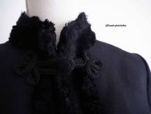 Veste noire d'hiver brandebourg et fausse fourrure vintage 50's
