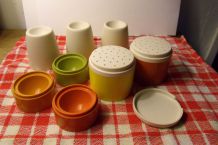 Lot "TUPPERWARE" VINTAGE - Pots à épices et coquetiers