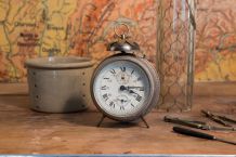 Très joli réveil Comtois. 