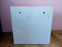 Armoire à pharmacie en métal laqué blanc