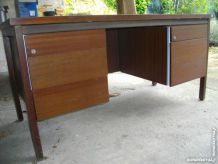Bureau en bois brun (pro)