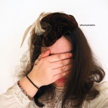 Chapeau en velours bibi à plumes d'autruche vintage 40's